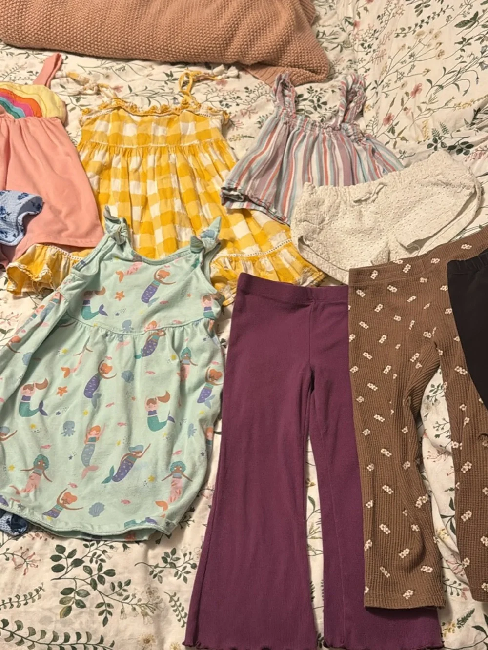 Girls clothing bundle 4T - Picture 4 of 5